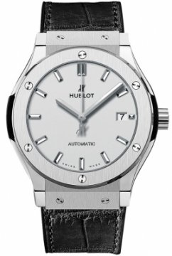 Buy this new Hublot Classic Fusion Automatic 38mm 565.nx.2611.lr midsize watch for the discount price of £5,610.00. UK Retailer.