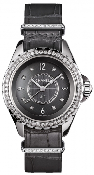 Buy this new Chanel J12 Quartz 33mm h4188 ladies watch for the discount price of £10,560.00. UK Retailer.