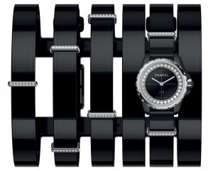 Buy this new Chanel J12-XS Quartz 19mm h4665 ladies watch for the discount price of £6,556.00. UK Retailer.