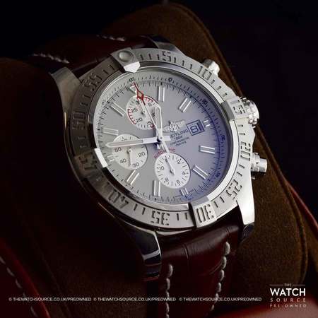 Pre-owned Breitling Super Avenger II a1337111/g779-2ct