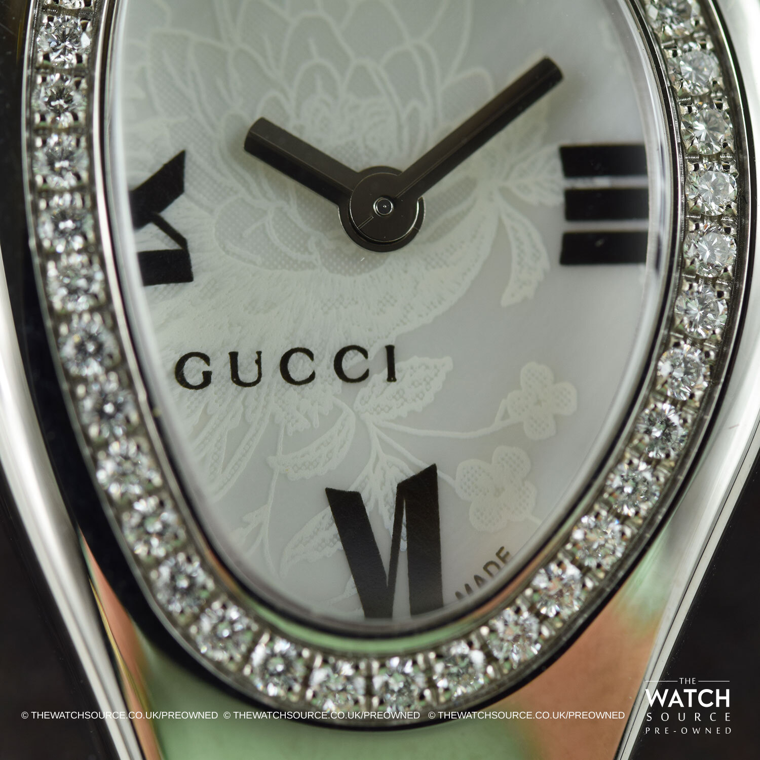 Pre-owned Gucci 103G YA103528