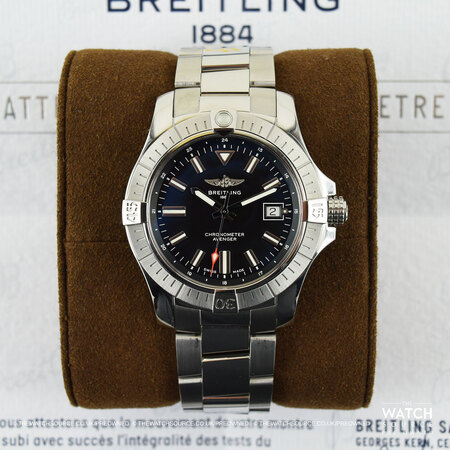 Pre-owned Breitling Avenger 43 a17318101b1a1