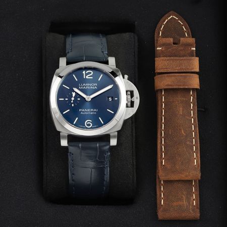 Pre-owned Panerai Luminor Quaranta 40mm pam01270
