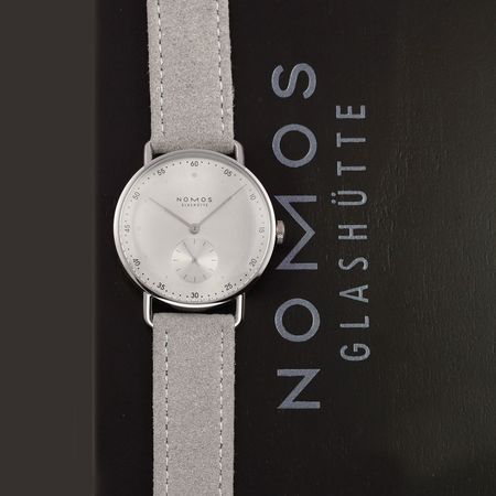 Pre-owned Nomos Glashutte Metro 33mm 1122