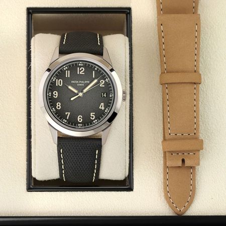 Pre-owned Patek Philippe Calatrava Automatic 40mm 5226G-001