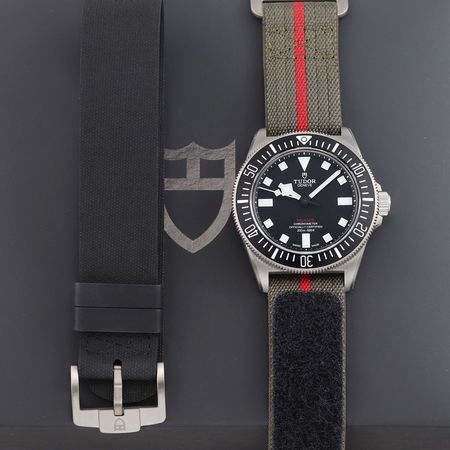 Pre-owned Tudor Pelagos FXD 42mm M25717N-0001