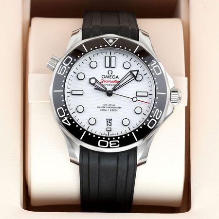 Pre-owned Omega Seamaster Diver 300m Co-Axial Master Chronometer 42mm 210.32.42.20.04.001