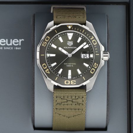 Pre-owned Tag Heuer Aquaracer Quartz 43mm WAY101E.FC8222