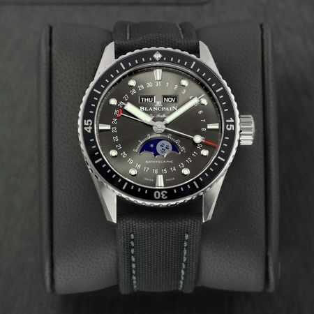 Pre-owned Blancpain Fifty Fathoms Bathyscaphe Complete Calendar 43mm 5054-1110-B52A
