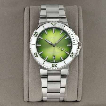 Pre-owned Oris Aquis Date 41.5mm 01 733 7787 4137-07 8 22 04PEB